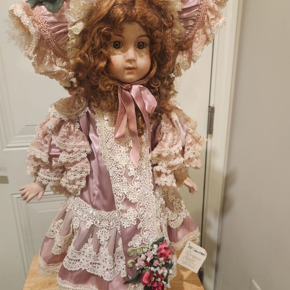 Anna Nicole and Andrea Nicole Dolls by Patricia Loveless - Picture 2 of 2